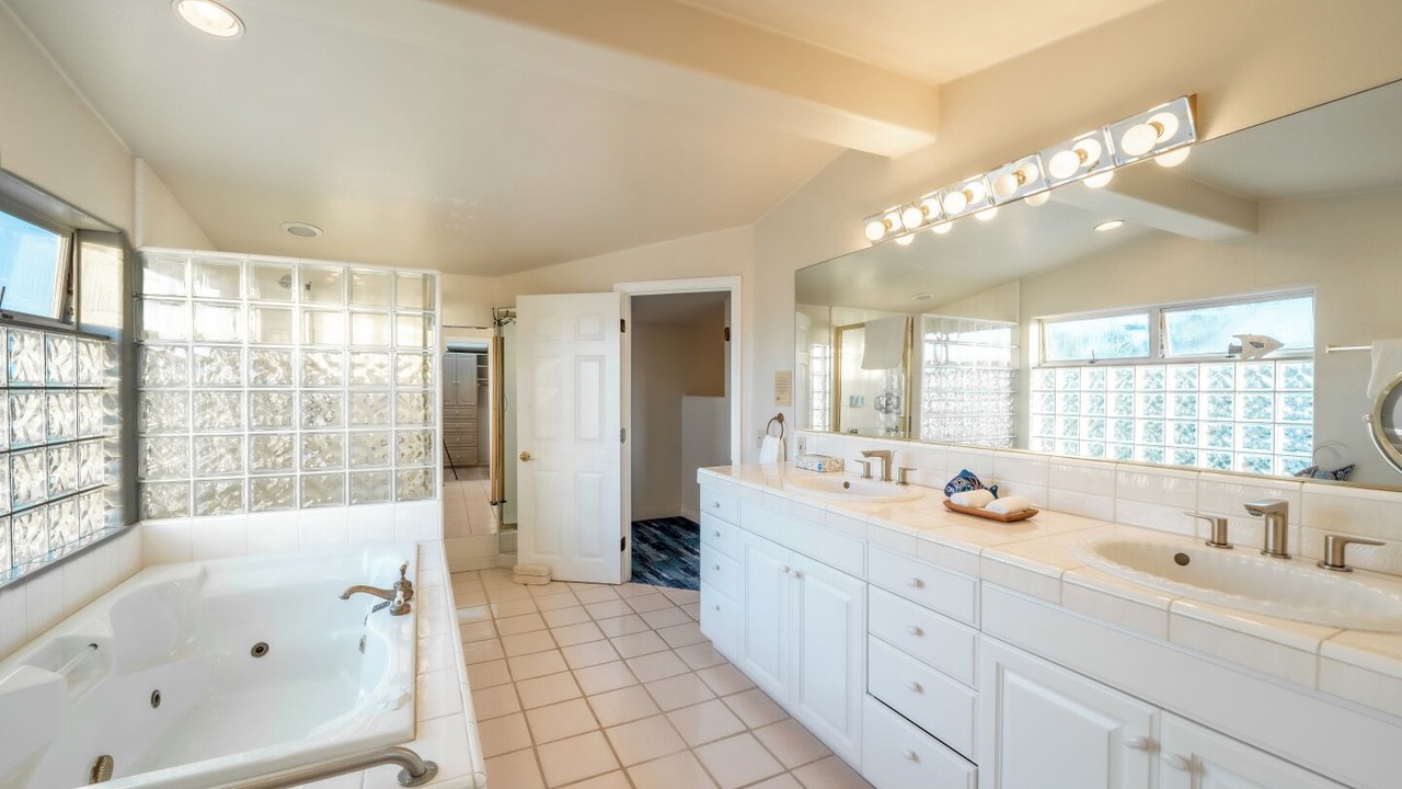 Photo of Bathroom in Pierpont Bay