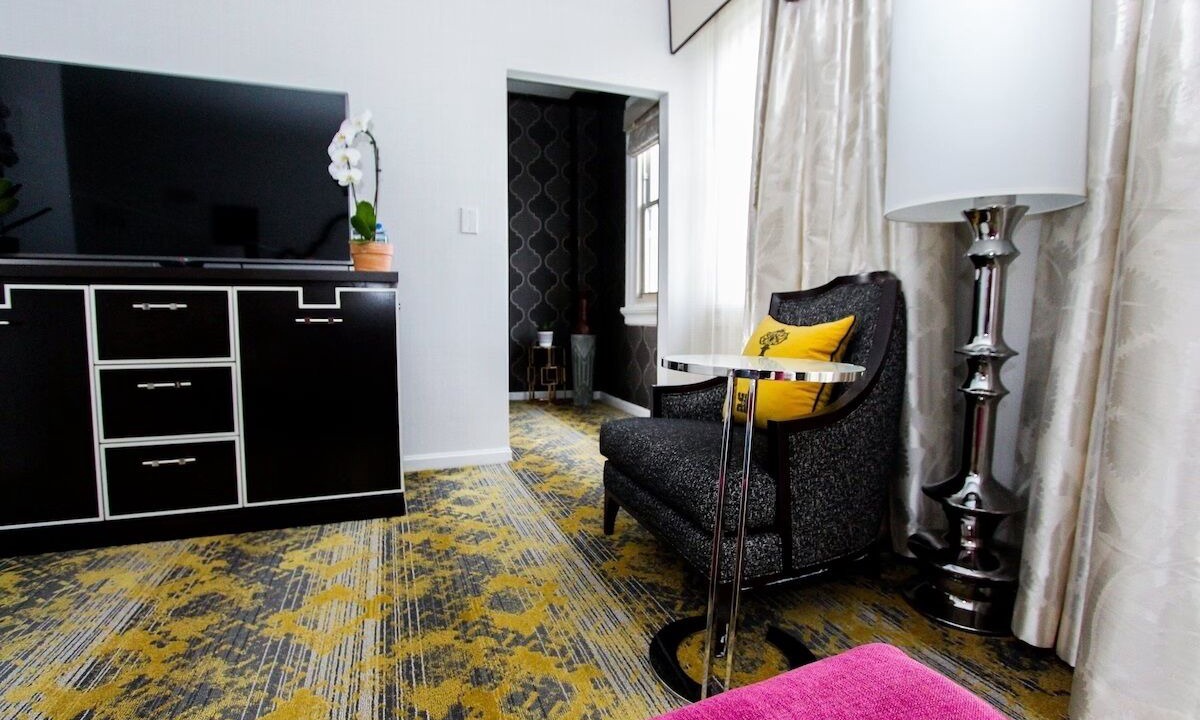 Photo of Livingroom in Kalorama Heights