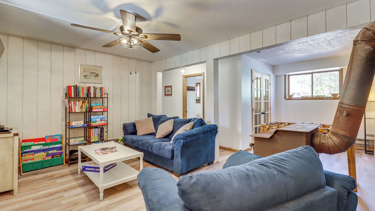 Photo of Livingroom in Tobyhanna