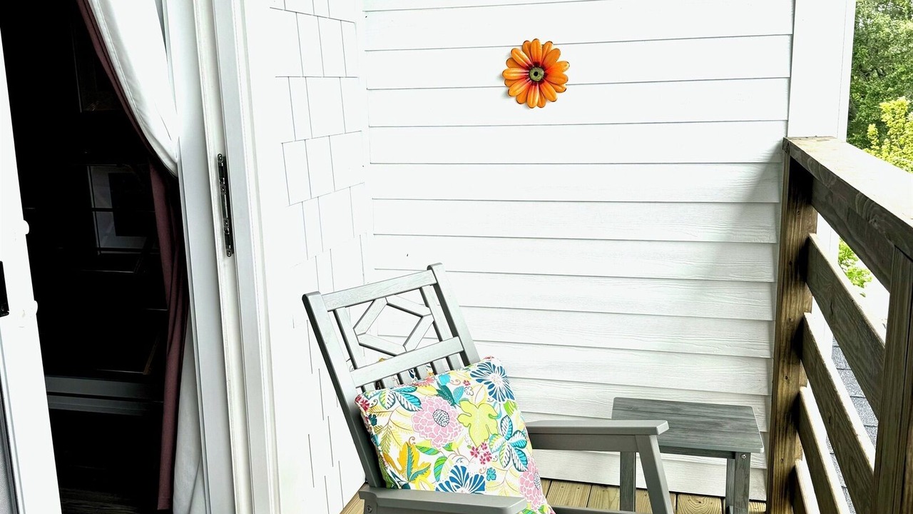 Photo of Patio Balcony in Corolla Light
