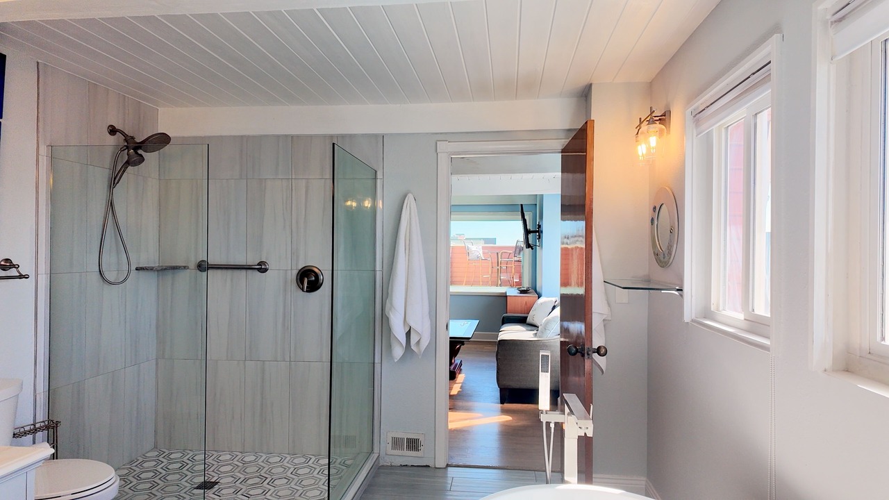 Photo of Bathroom in Hollywood Beach