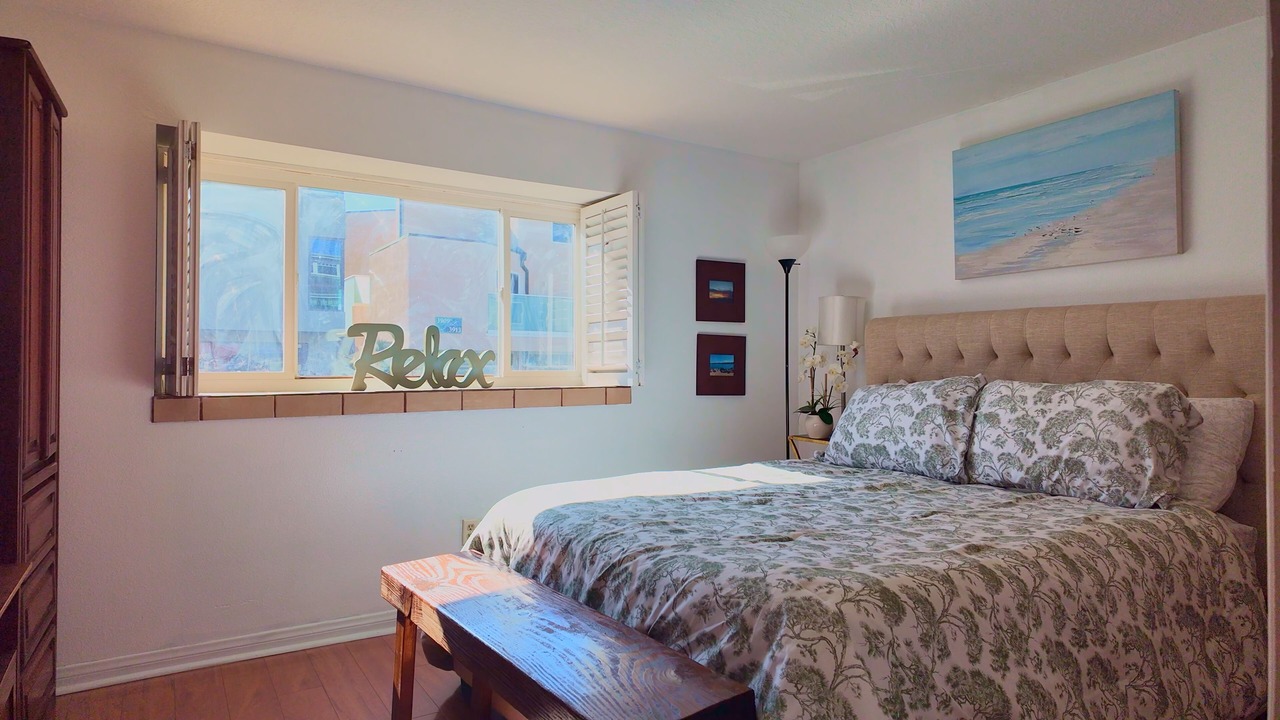 Photo of Bedroom in Hollywood Beach