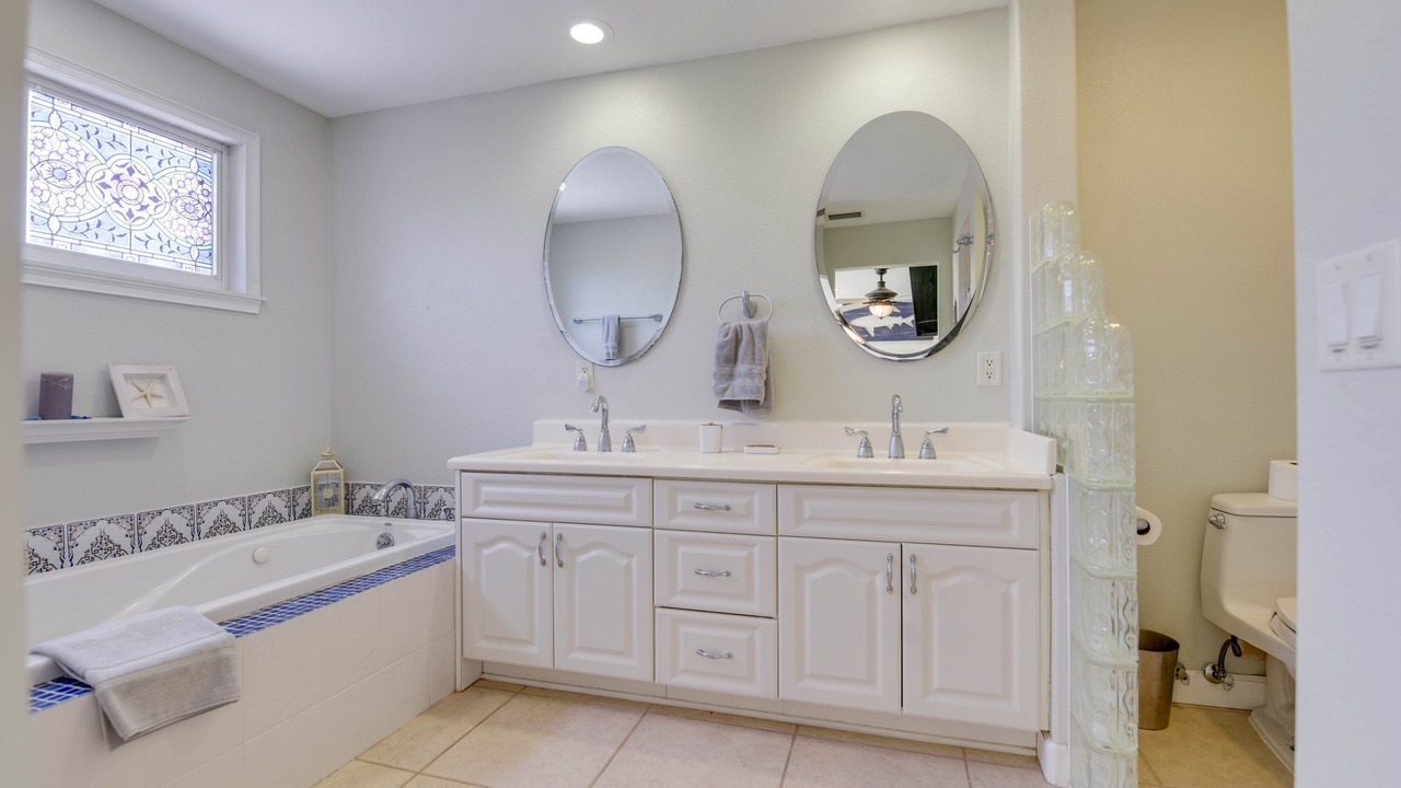 Photo of Bathroom in Cutthroat Harbor Estates
