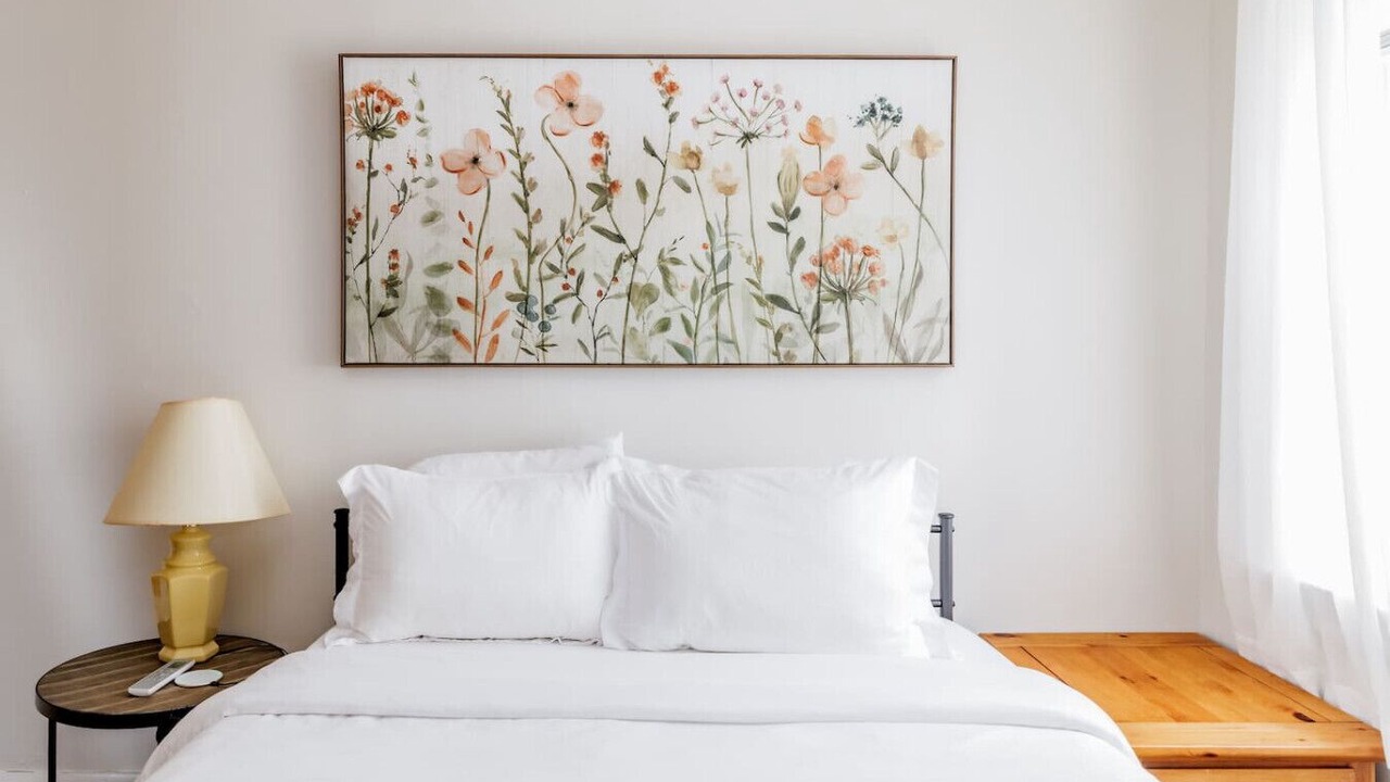 Photo of Bedroom in Adams Morgan