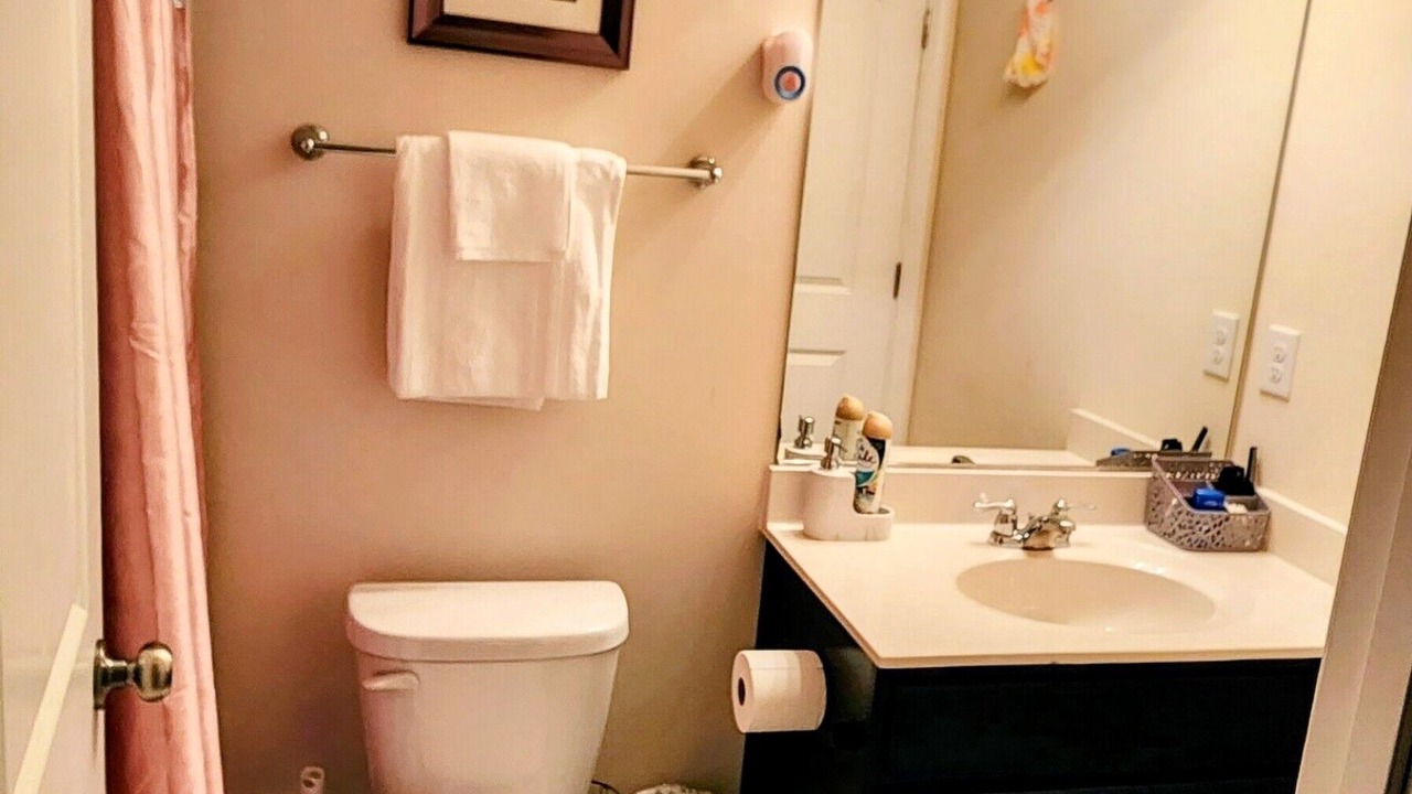 Photo of Bathroom in Glenarden