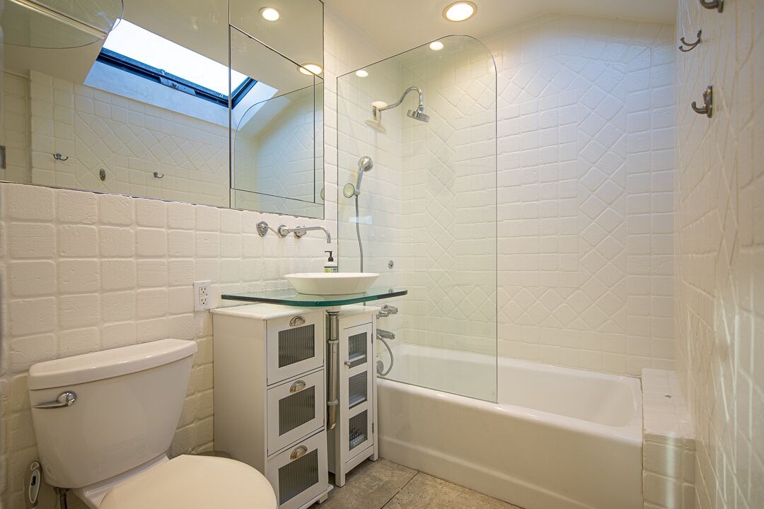 Photo of Bathroom in Laguna Beach