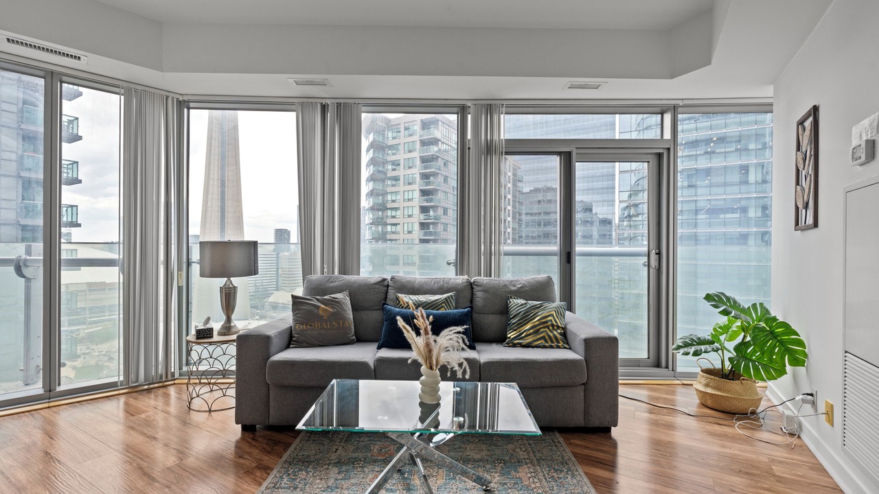 Photo of Livingroom in Toronto Entertainment District
