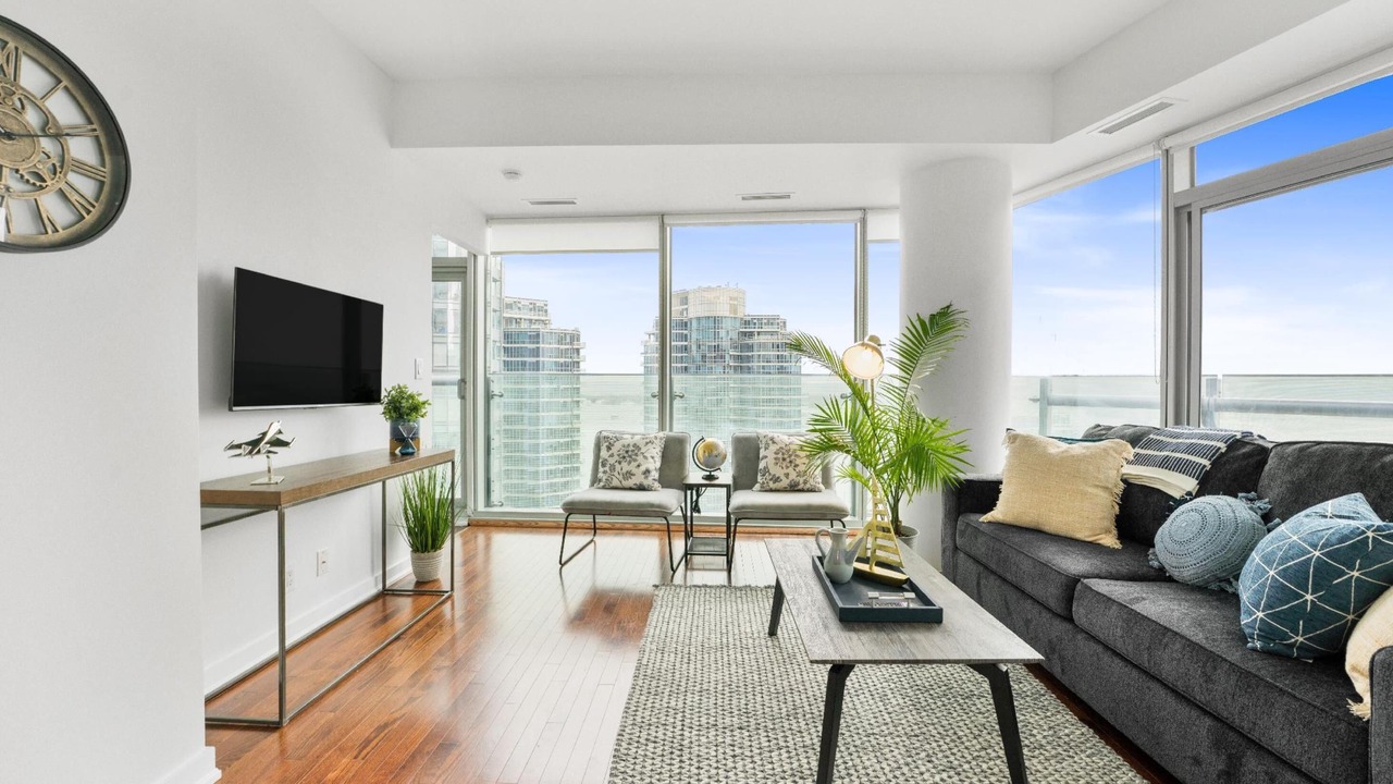 Photo of Livingroom in Toronto Entertainment District