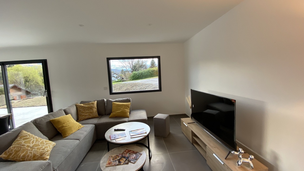 Photo of Livingroom in Mercury