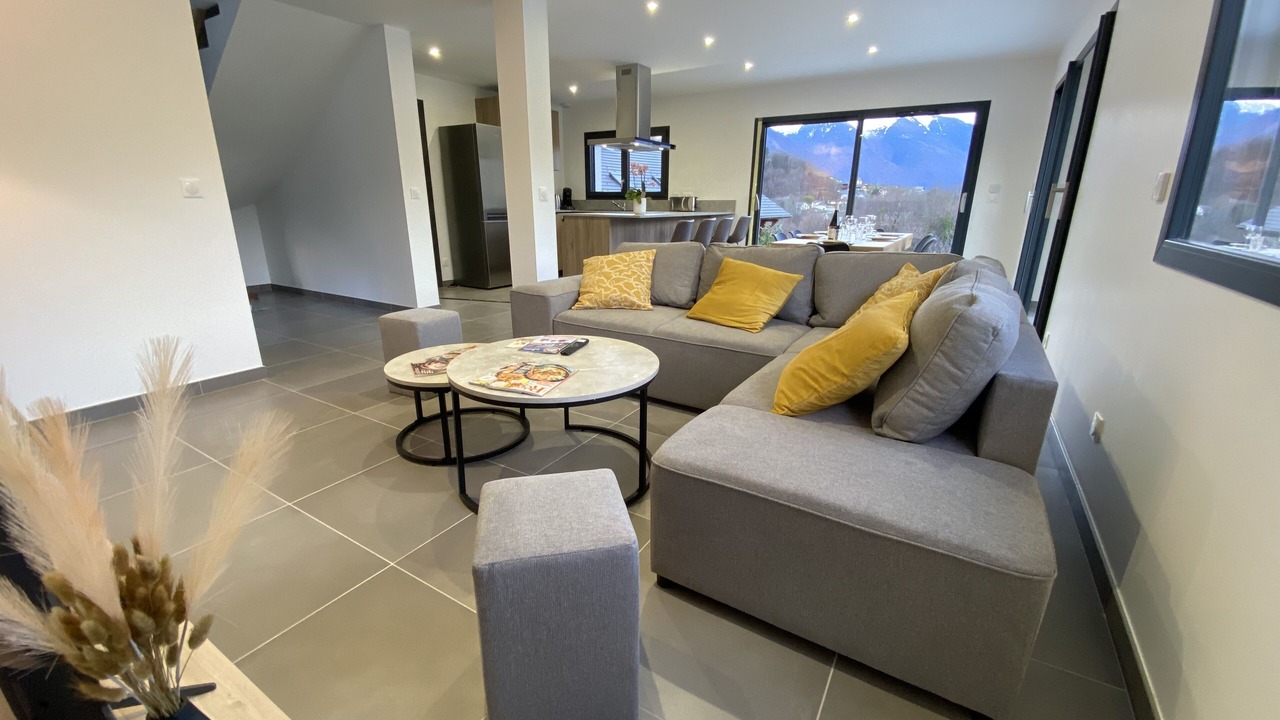 Photo of Livingroom in Mercury