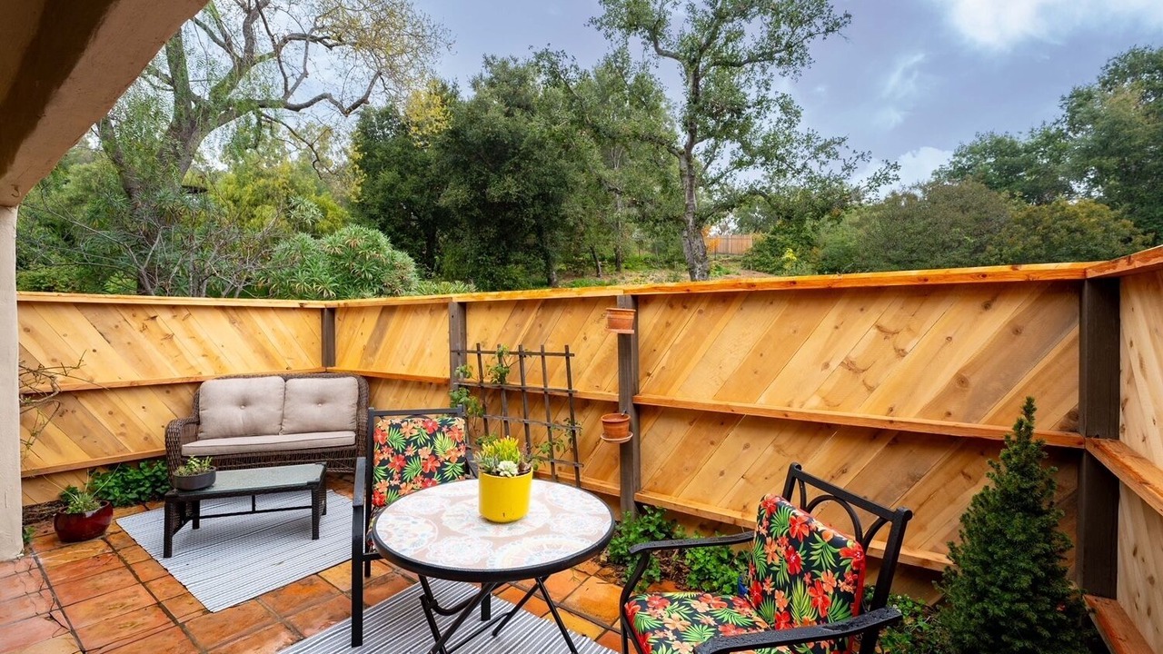 Photo of Outdoor in Meiners Oaks