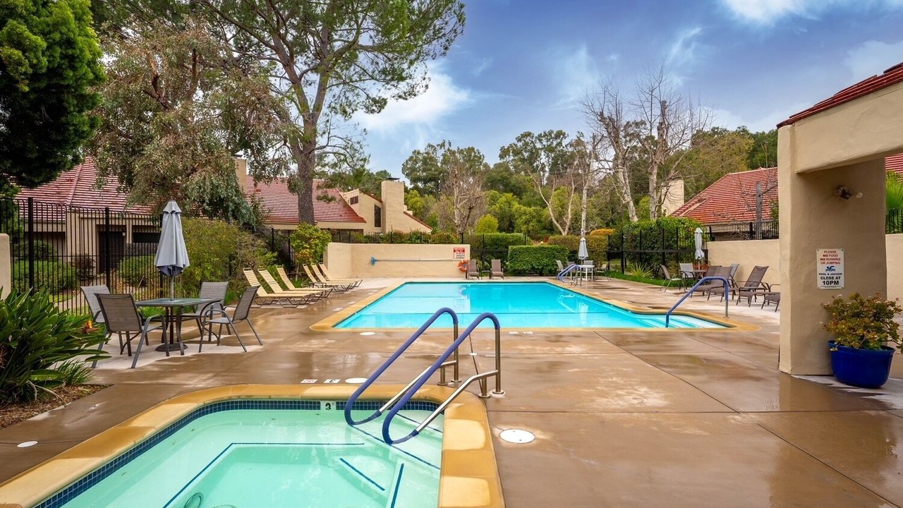 Photo of Outdoor in Meiners Oaks
