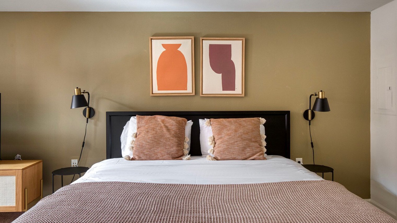 Photo of Bedroom in Navy Yard