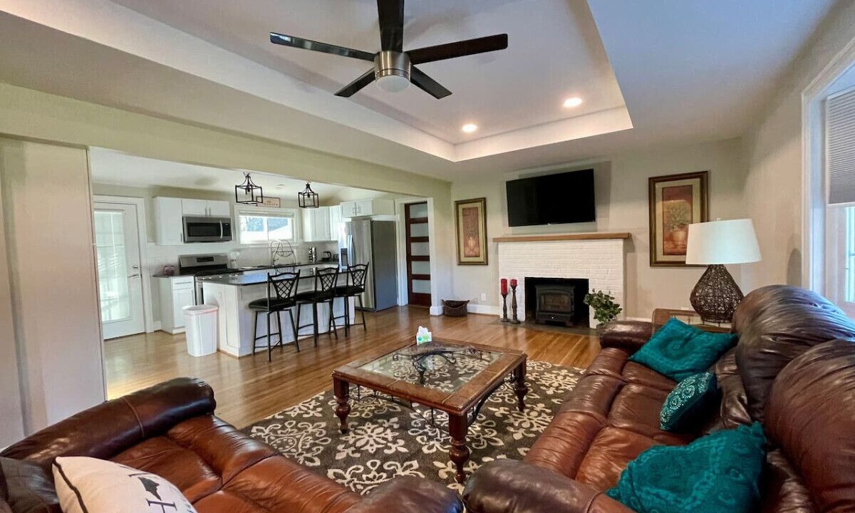 Photo of Livingroom in Winston - Salem