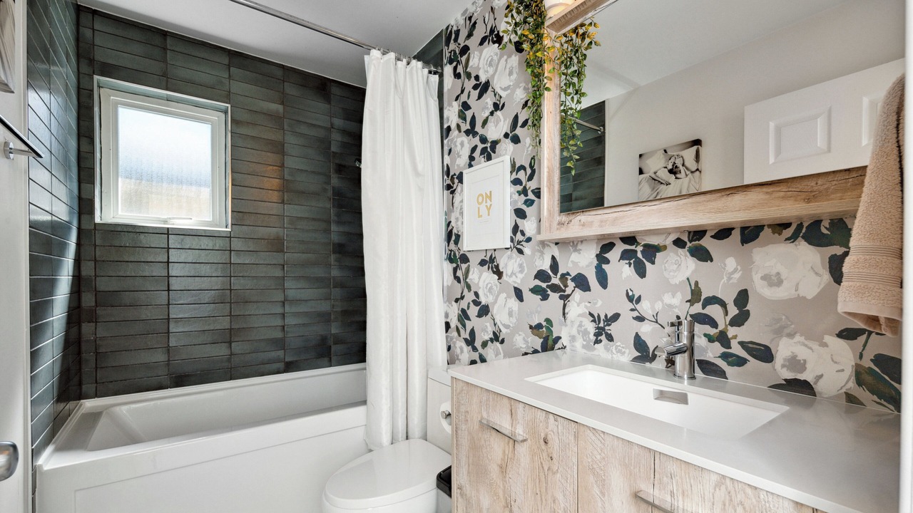 Photo of Bathroom in Canyon Heights