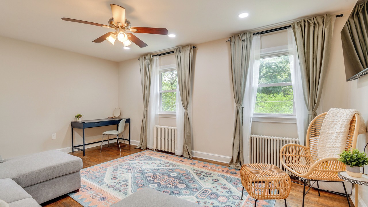 Photo of Livingroom in Takoma Park
