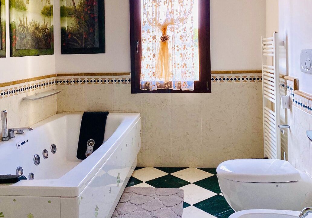 Photo of Bathroom in Passano
