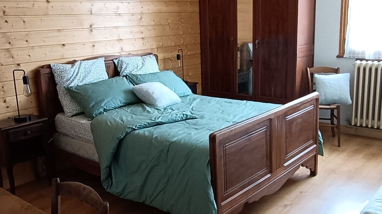 Photo of Bedroom in Thenesol