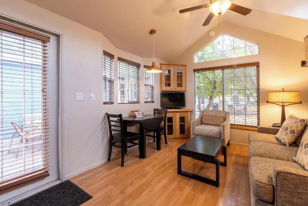 Photo of Livingroom in Napa