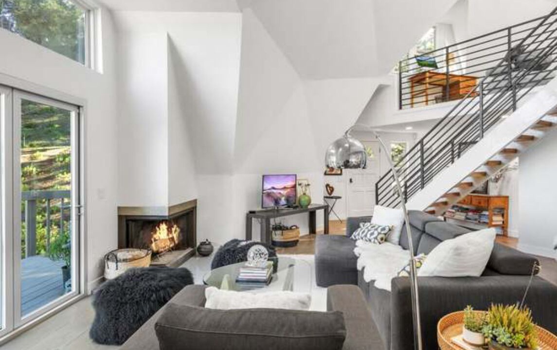 Photo of Livingroom in Topanga