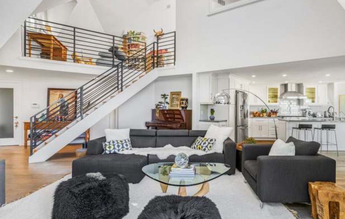 Photo of Livingroom in Topanga