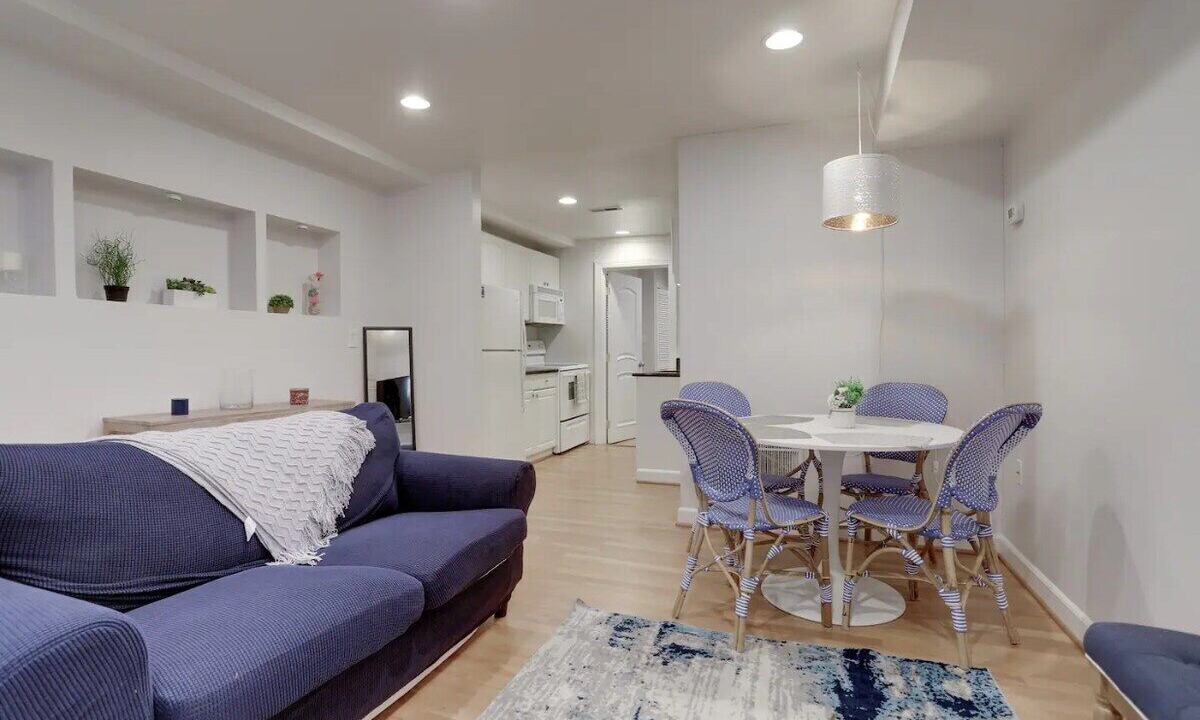 Photo of Livingroom in U Street Corridor