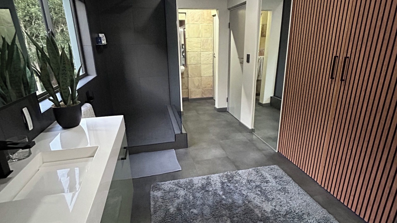 Photo of Bathroom in Hermanus