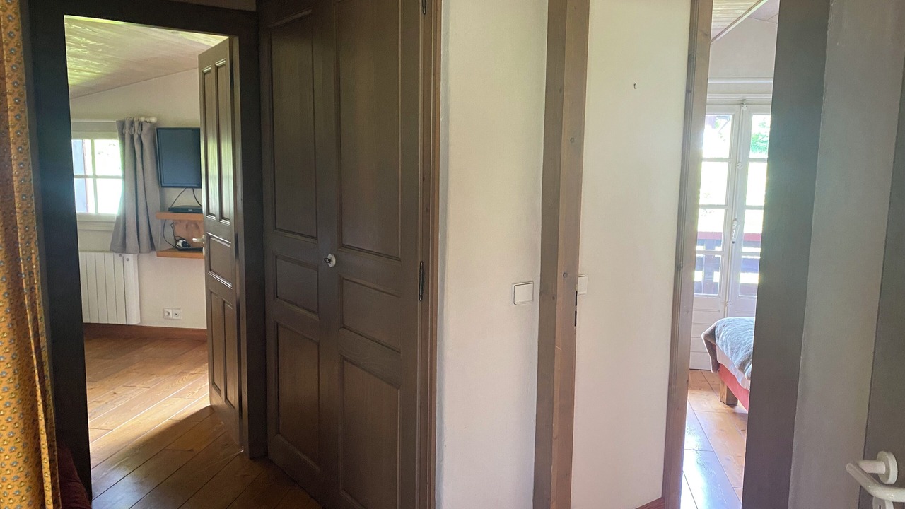 Photo of Bedroom in Demi-Quartier