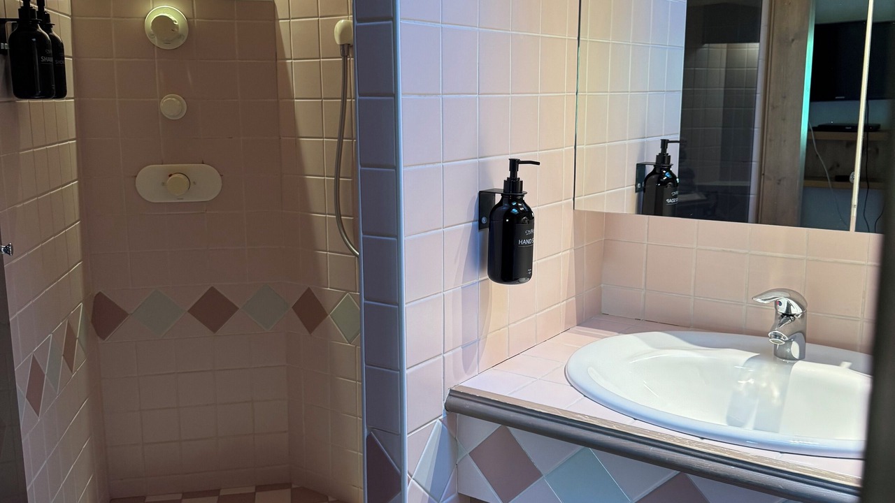 Photo of Bathroom in Demi-Quartier