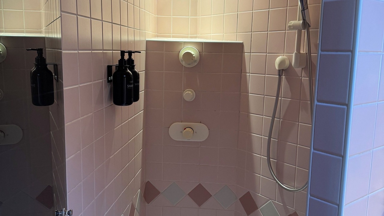 Photo of Bathroom in Demi-Quartier