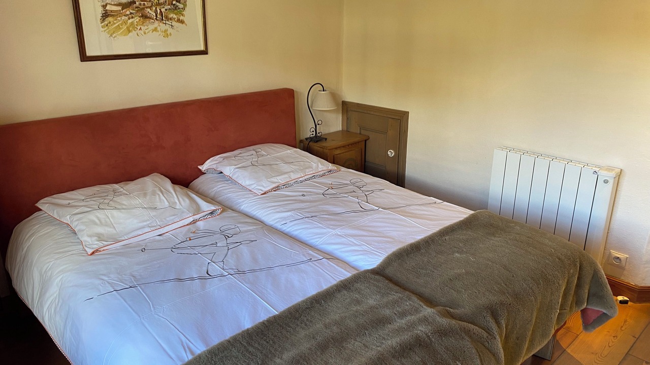 Photo of Bedroom in Demi-Quartier