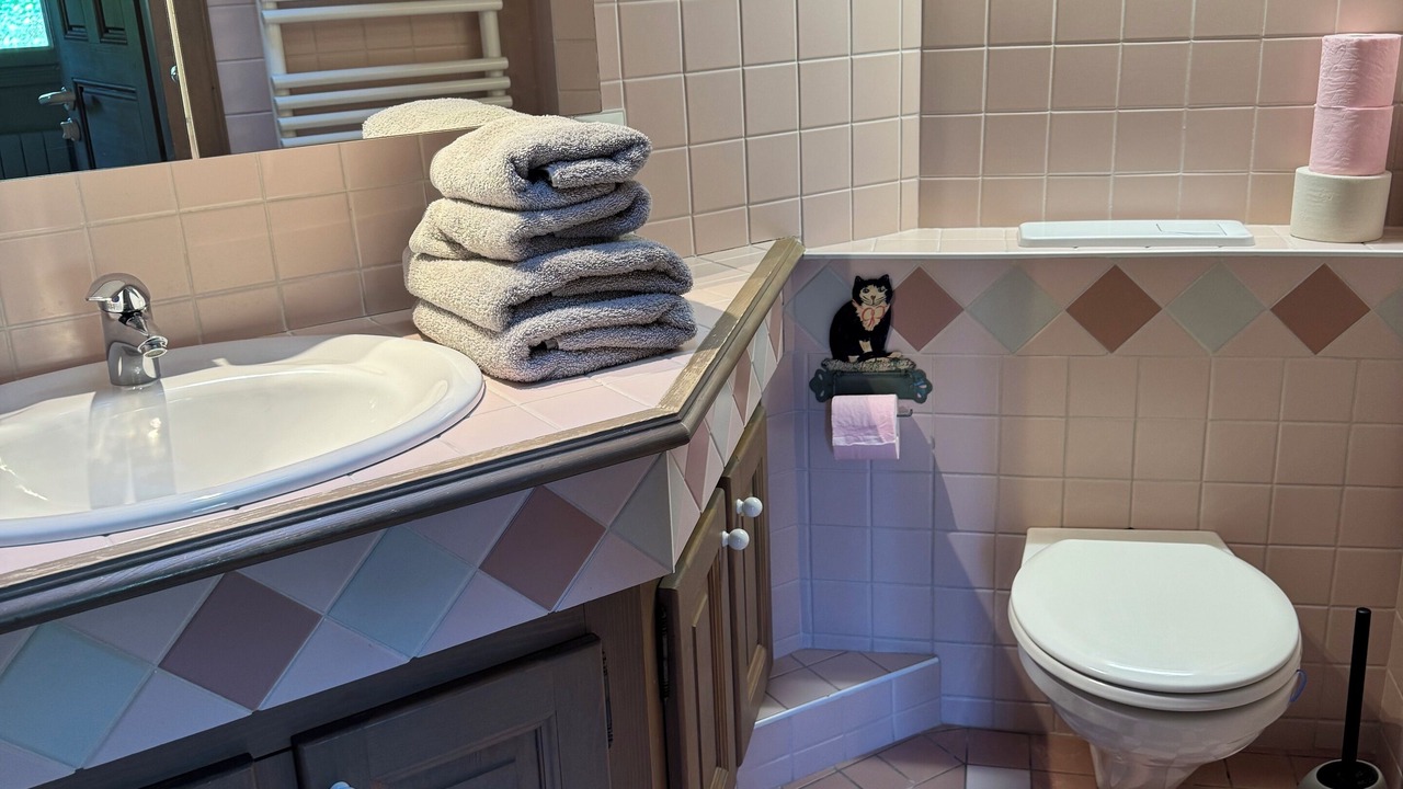 Photo of Bathroom in Demi-Quartier