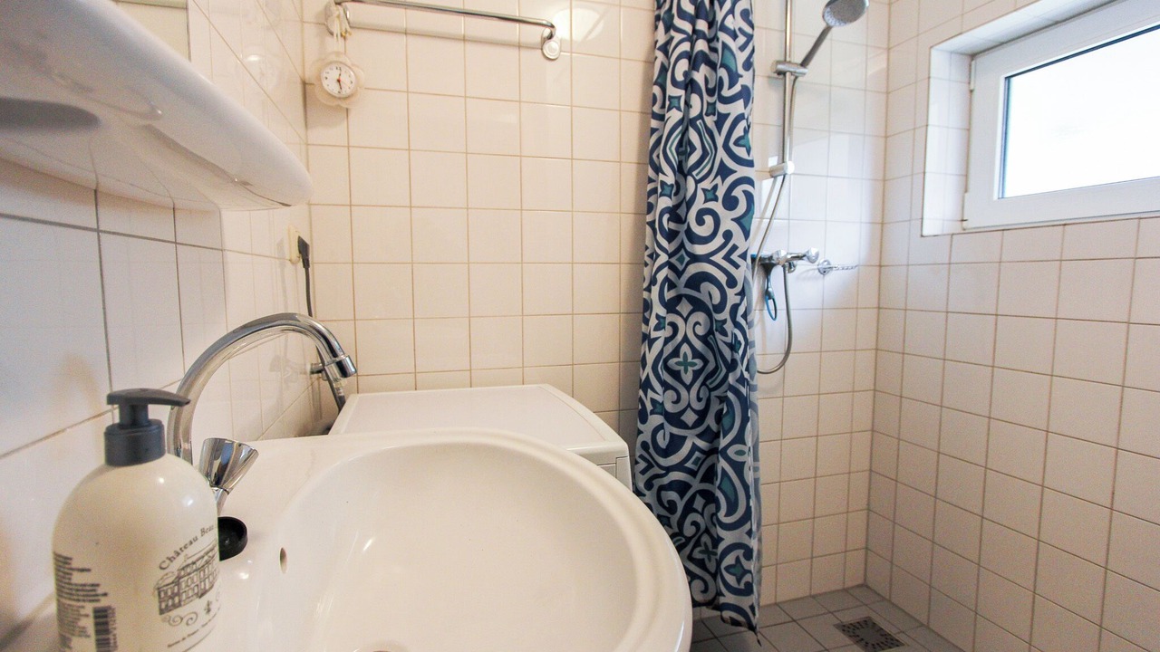 Photo of Bathroom in Opperdoes
