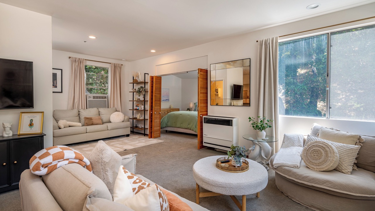 Photo of Livingroom in Calabasas