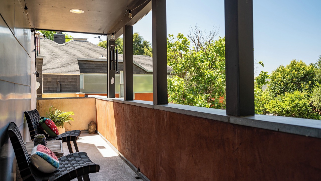 Photo of Patio Balcony in Calabasas