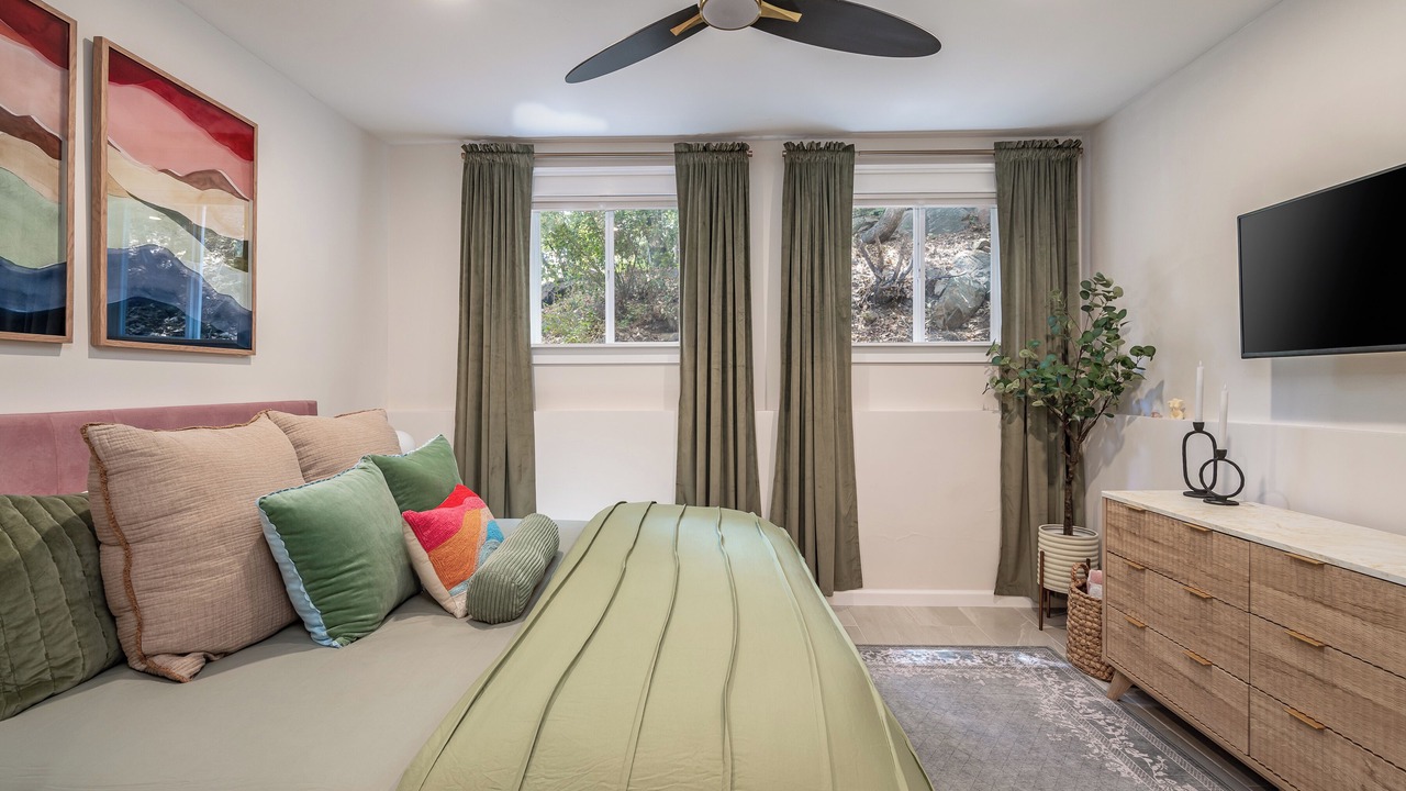 Photo of Bedroom in Calabasas