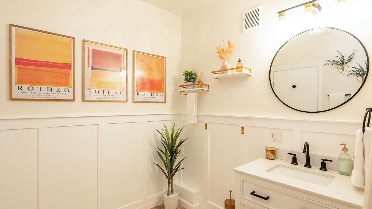 Photo of Bathroom in Calabasas
