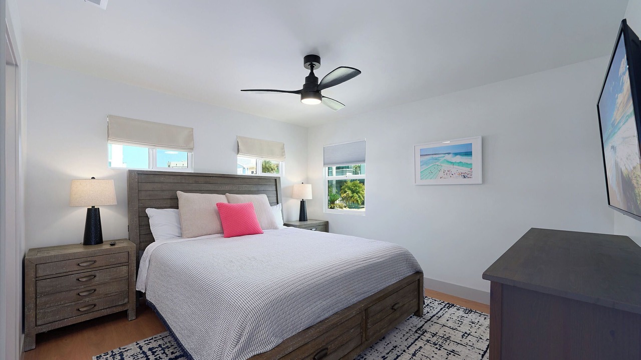 Photo of Bedroom in Silver Strand