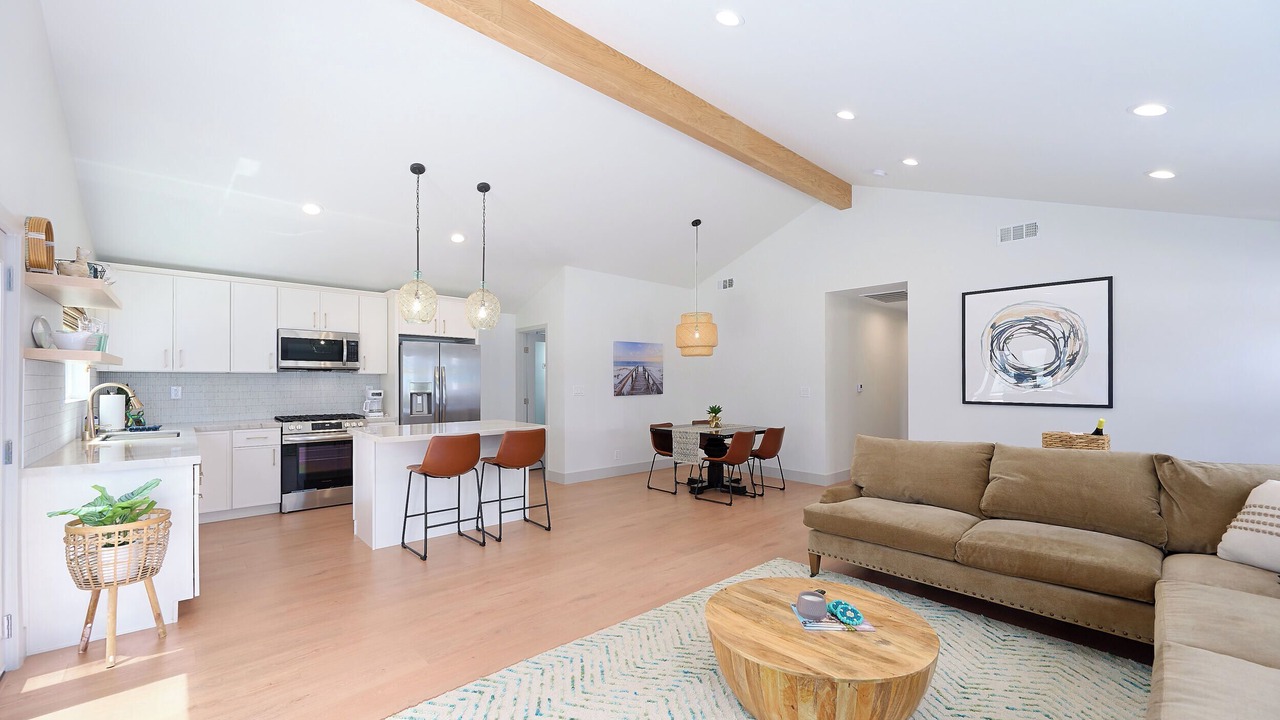 Photo of Livingroom in Silver Strand