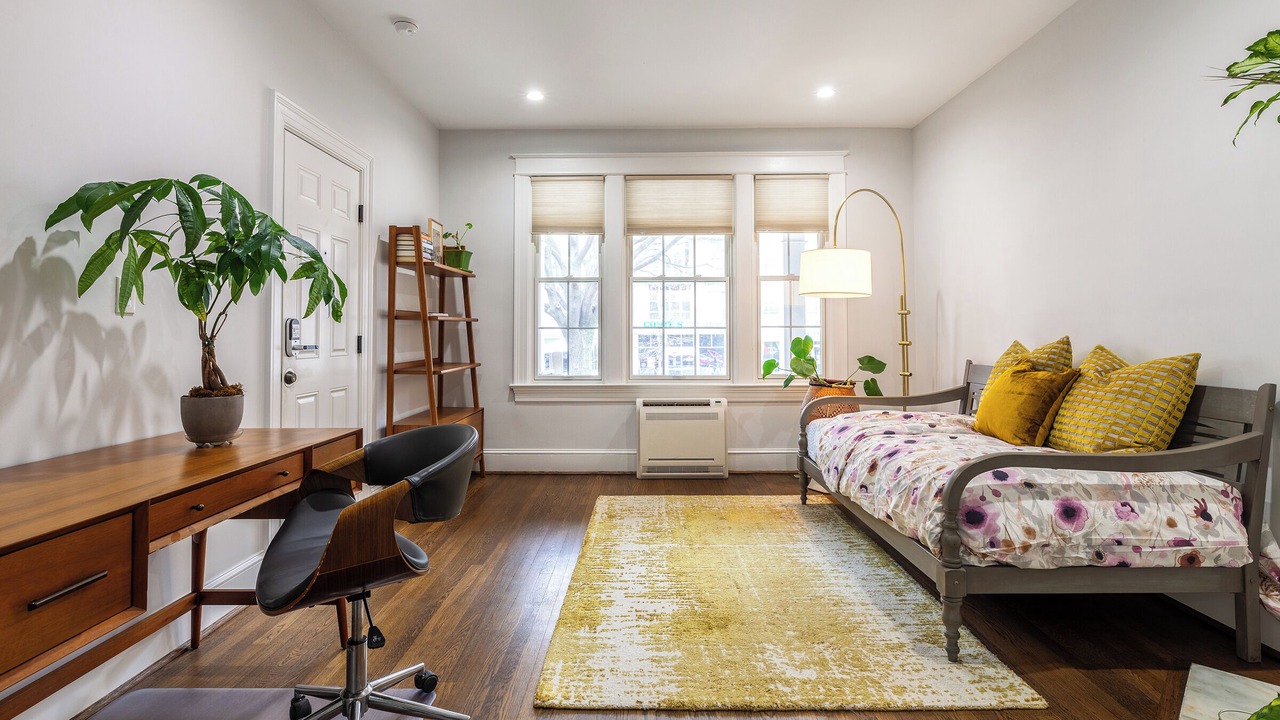 Photo of Bedroom in Cleveland Park