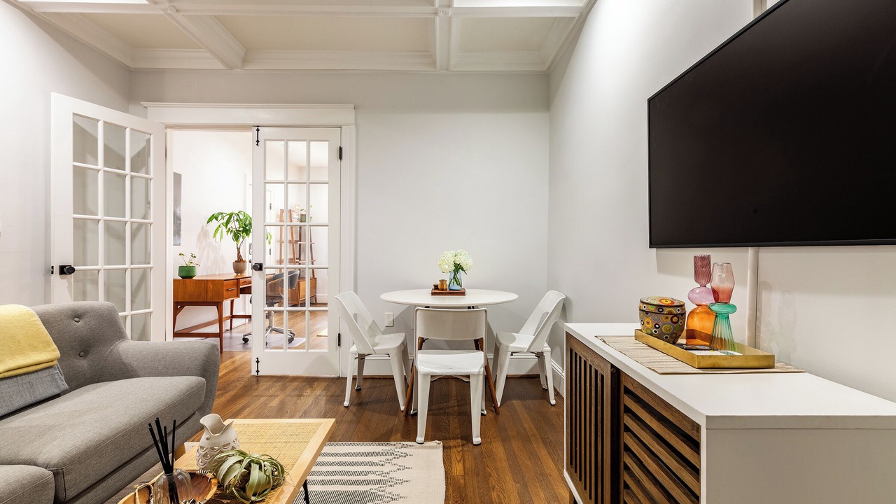 Photo of Livingroom in Cleveland Park