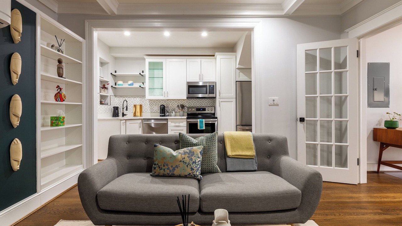 Photo of Livingroom in Cleveland Park