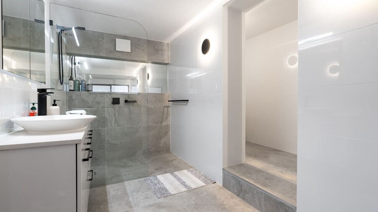 Photo of Bathroom in Crestwood