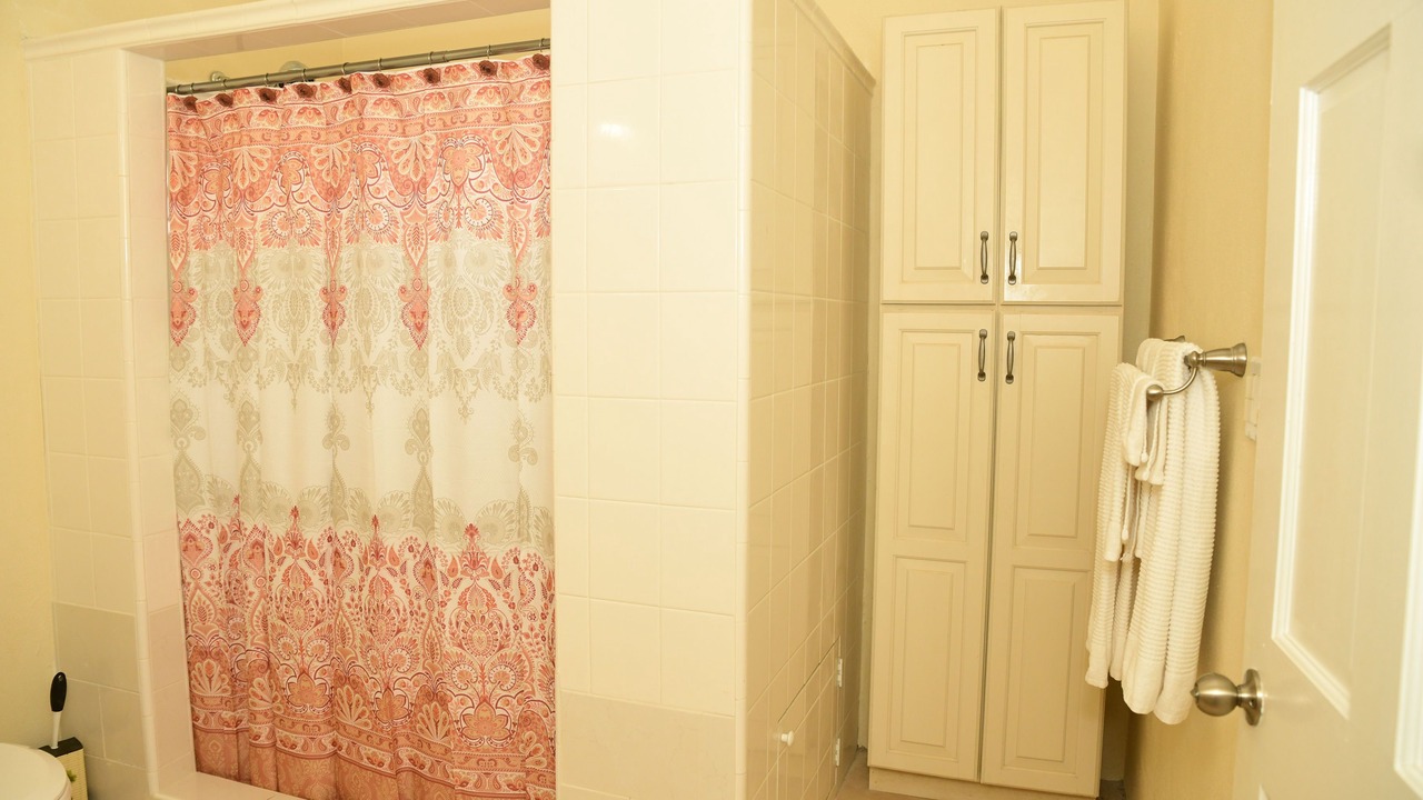 Photo of Bathroom in Estate Hermon Hill