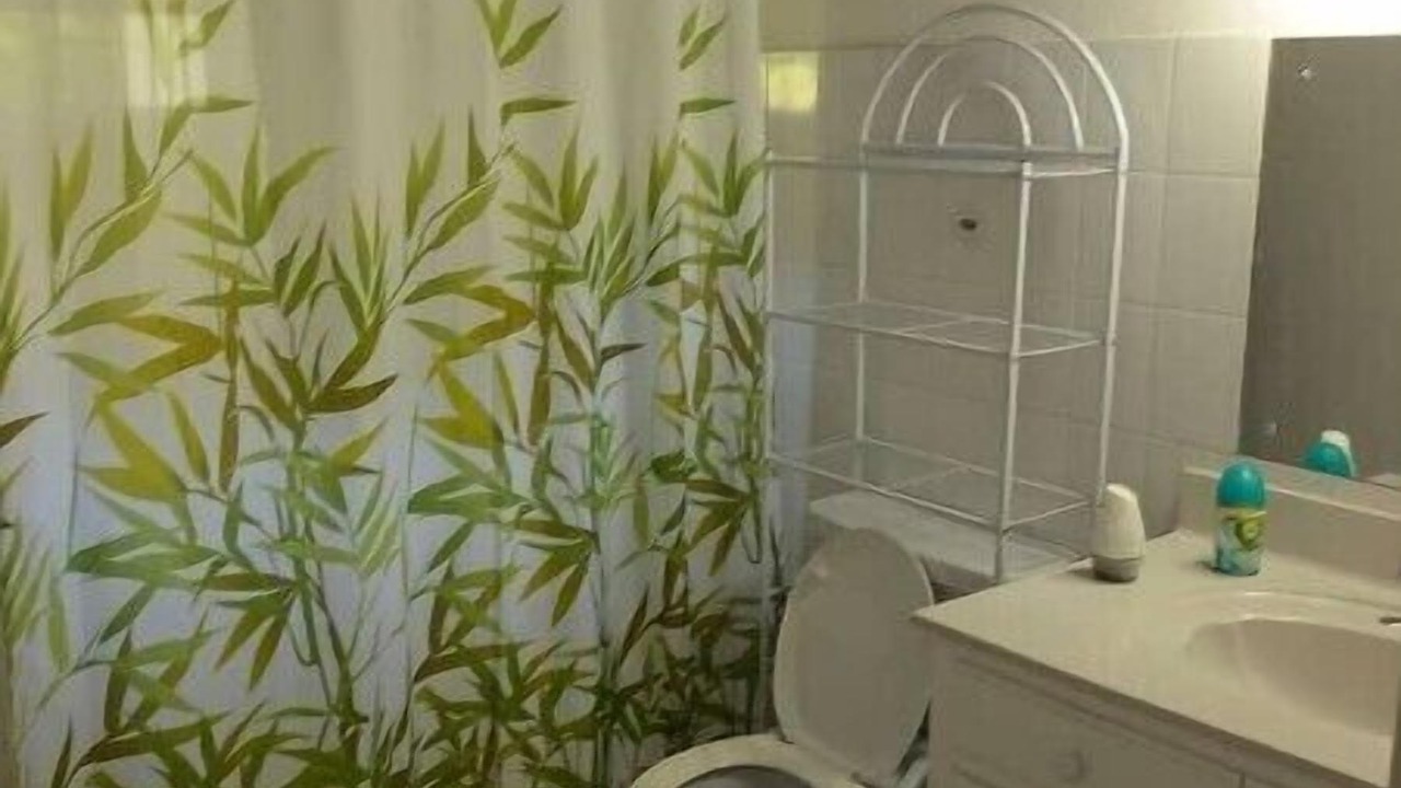 Photo of Bathroom in Porters