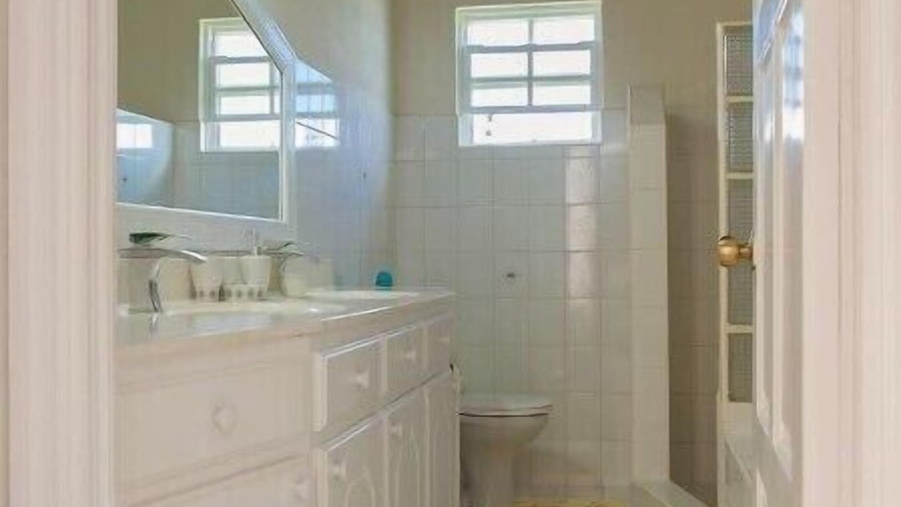 Photo of Bathroom in Porters