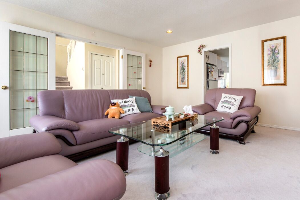 Photo of Livingroom in Fraserview