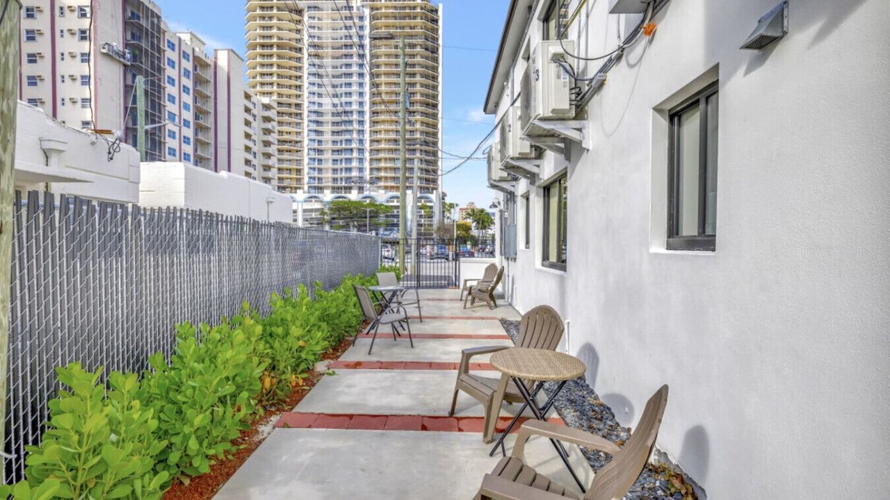 Photo of Patio Balcony in Central Beach