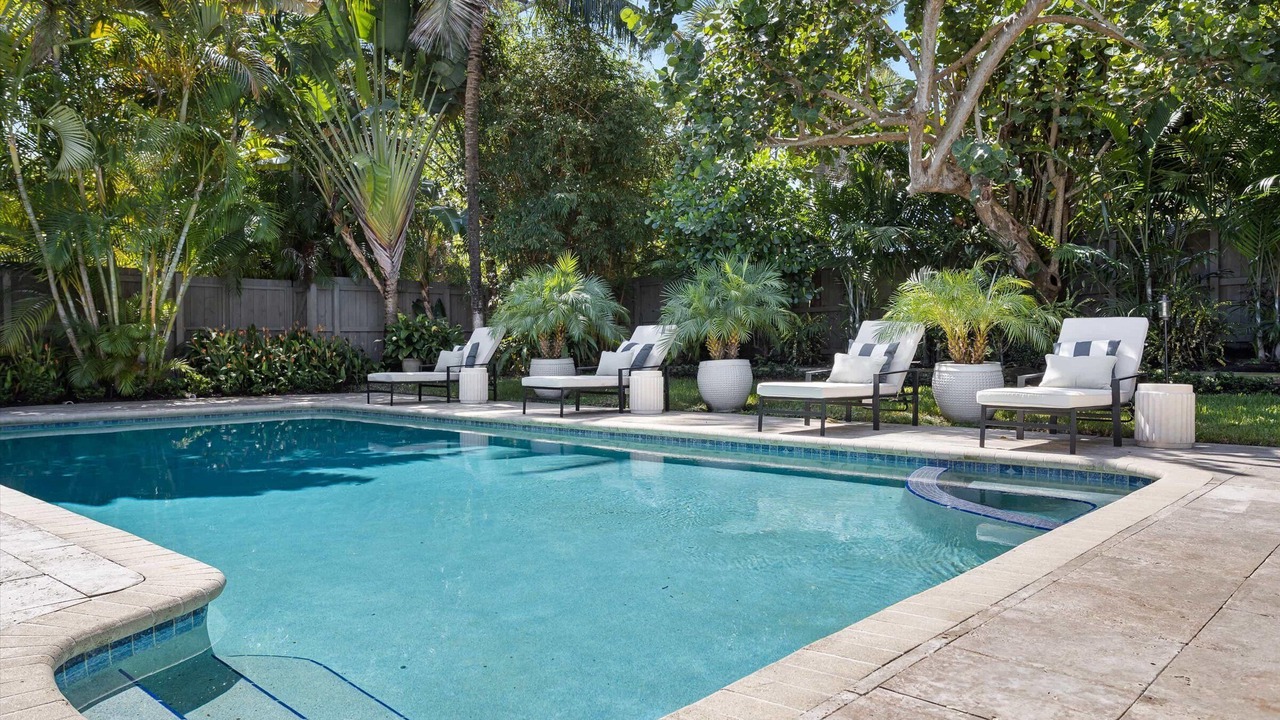 Photo of Outdoor in Dolphin Isles