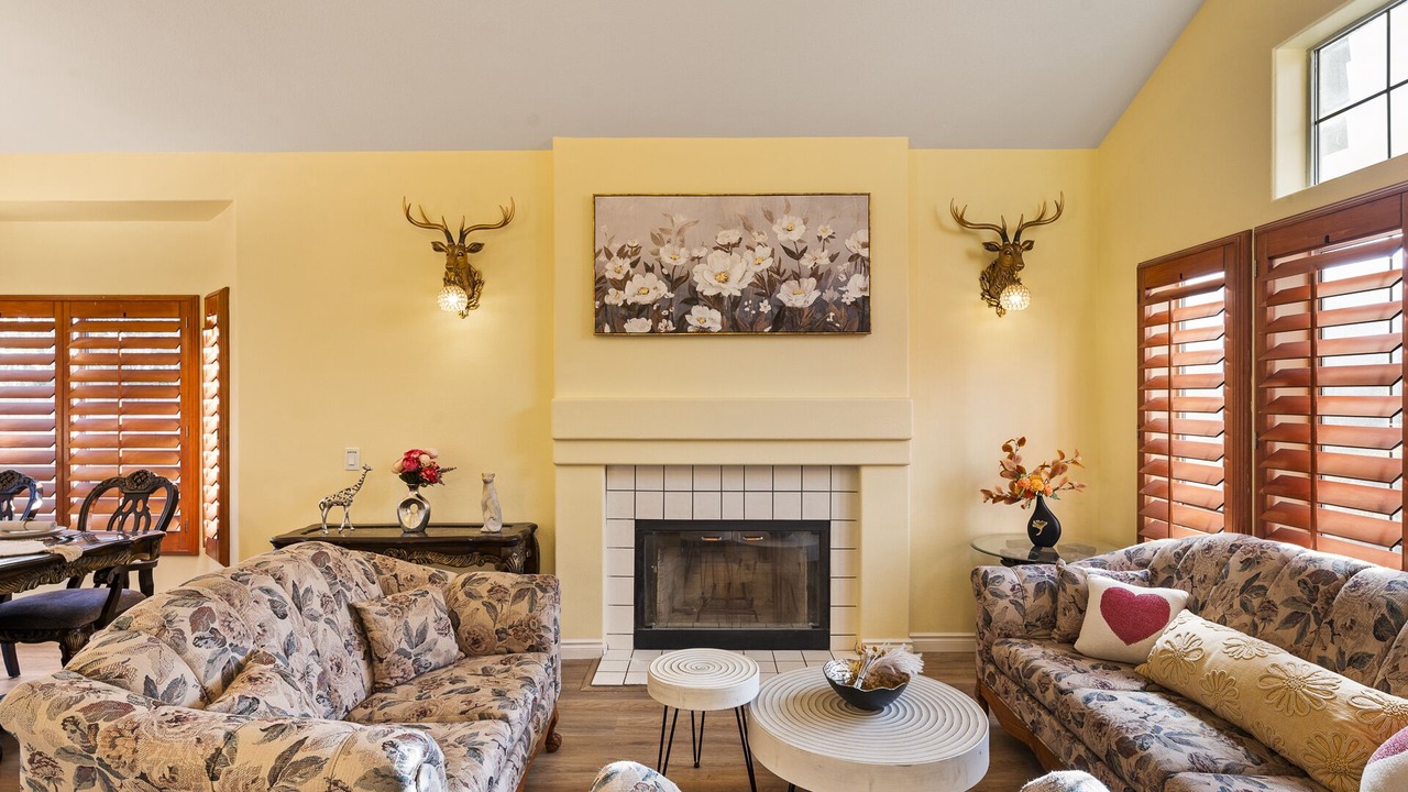 Photo of Livingroom in Corona